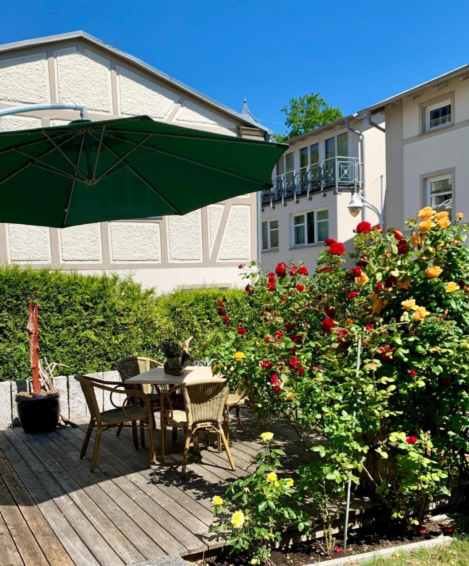 Villa-Rosengarten-Ferienwohnung-Baumhaus-Mit-Seeblick Sassnitz Ngoại thất bức ảnh